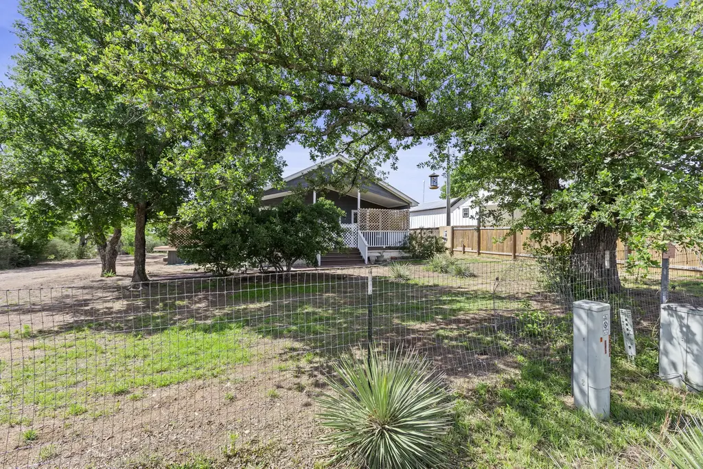 813 Airway Street, Kingsland
