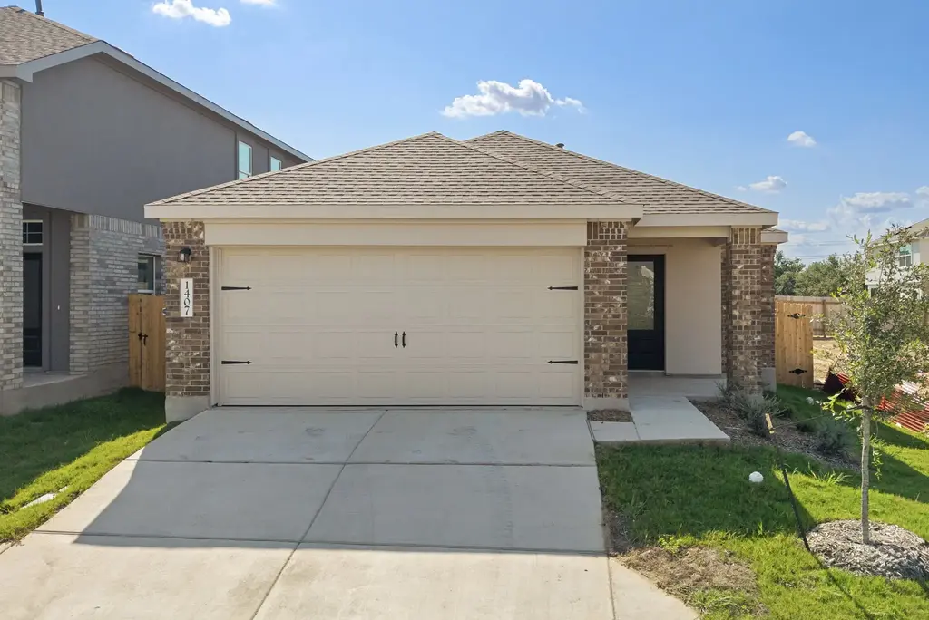 1407 Hermosa Gardens, Georgetown