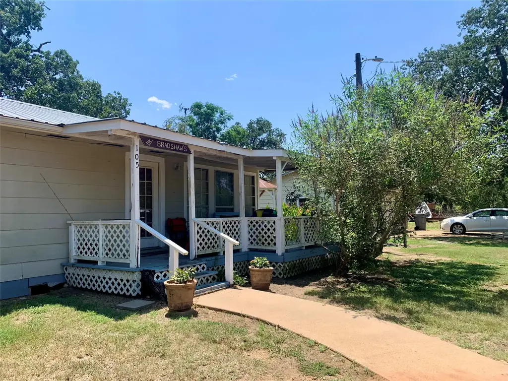 105 Tom Tom, Smithville