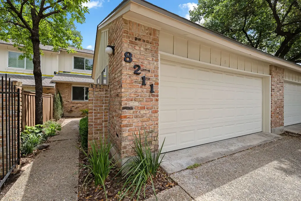 8211 Greenslope Drive, Austin