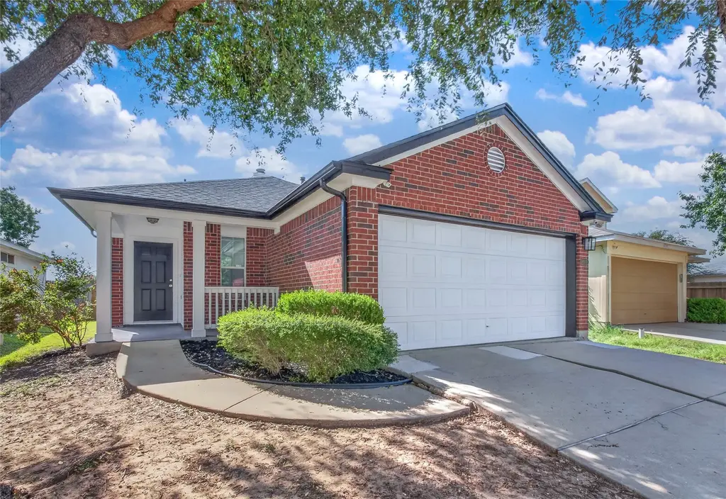 14303 Cummins Way, Manor