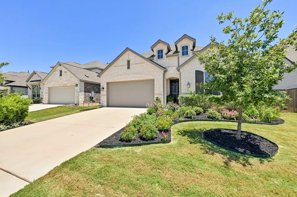 1228 Golden Celebration Bend, Leander