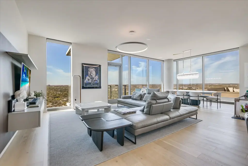 44 East Avenue 3001, Austin