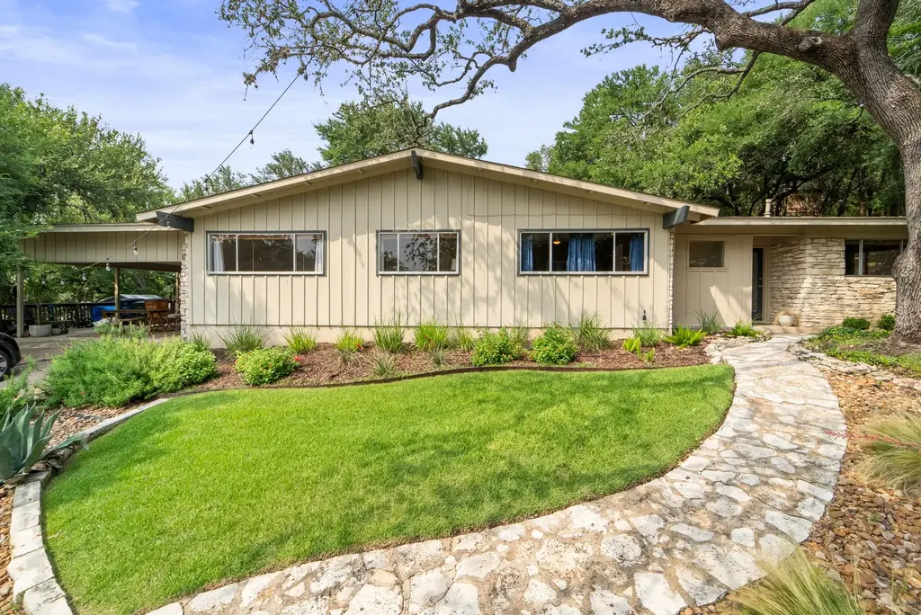 2402 Rockingham Circle, Austin