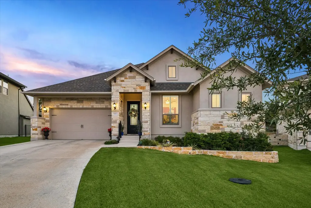 19513 Tranquility Falls Path, Lago Vista
