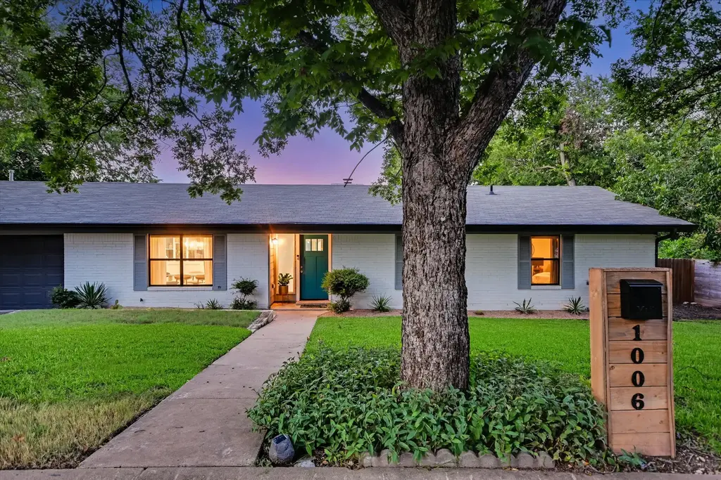 1006 Hollybluff Street, Austin