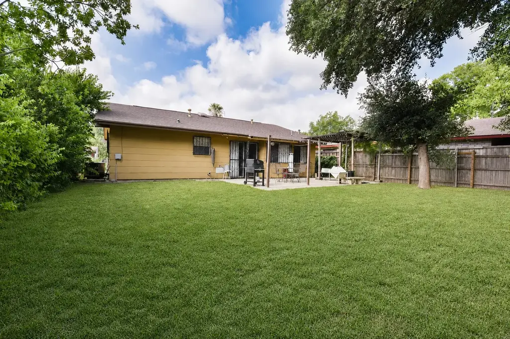 1011 S Brownleaf Street, San Antonio