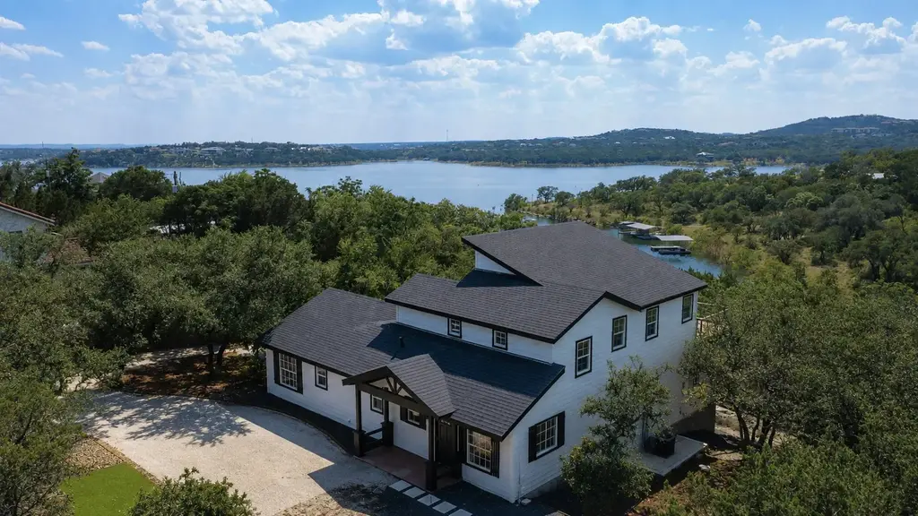 8012 Bernard Street, Volente