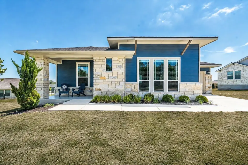 121 Charming Redbud Lane, San Marcos