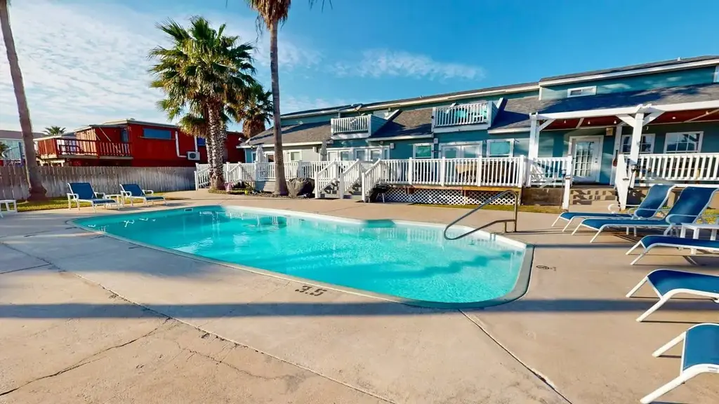 131 W White Avenue D, Port Aransas