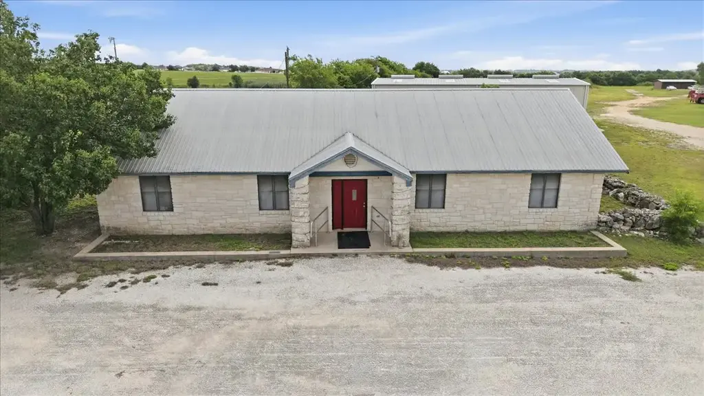 4350 Fm 1105, Georgetown