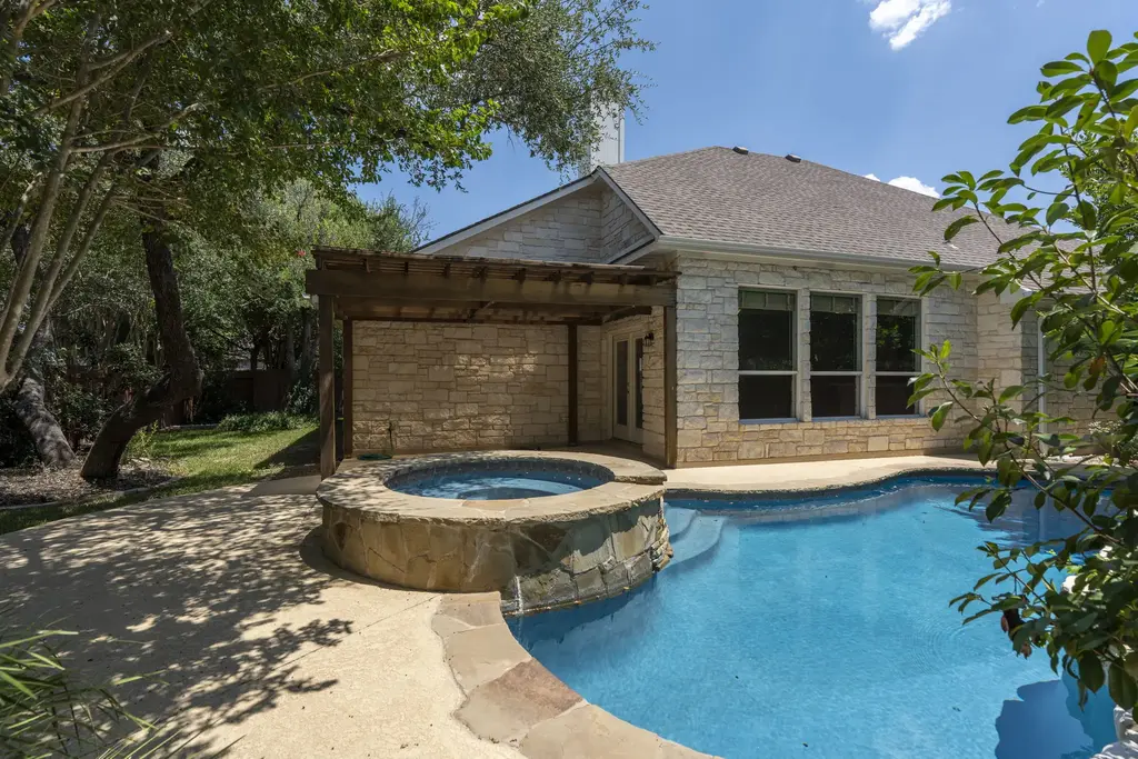 6304 Salcon Cliff Drive, Austin