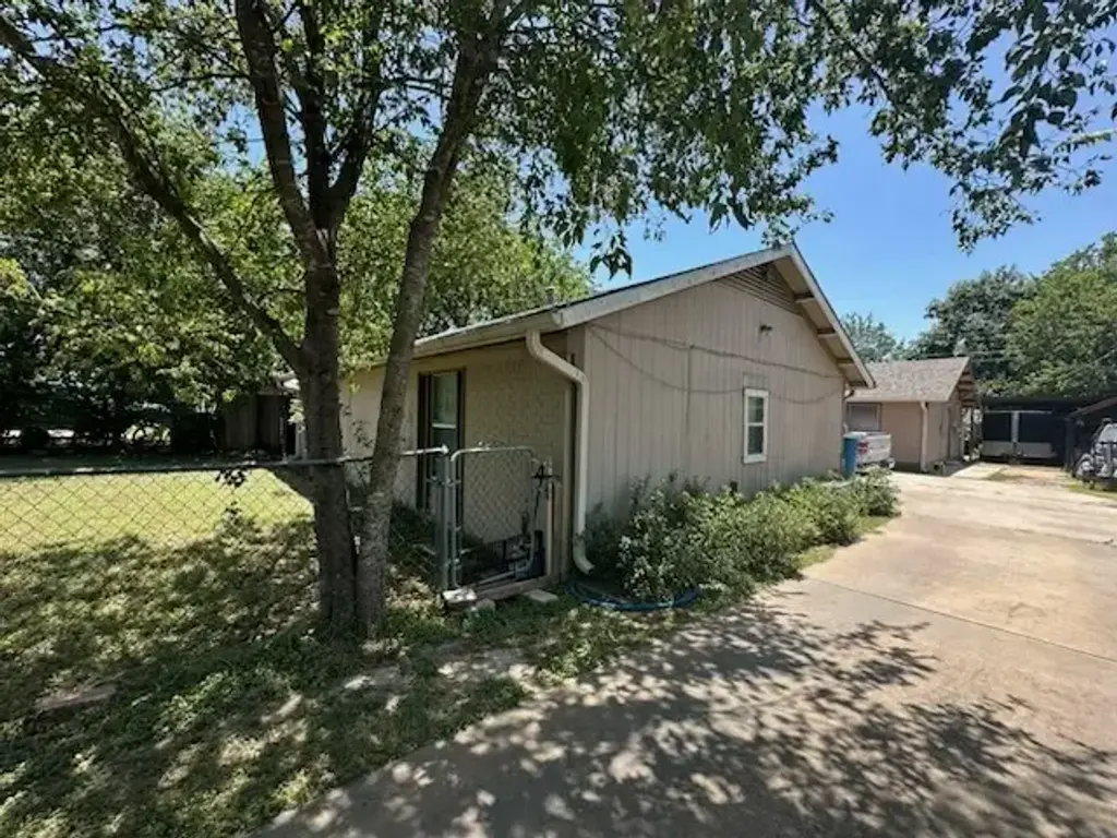1109 N Meadows Drive, Austin