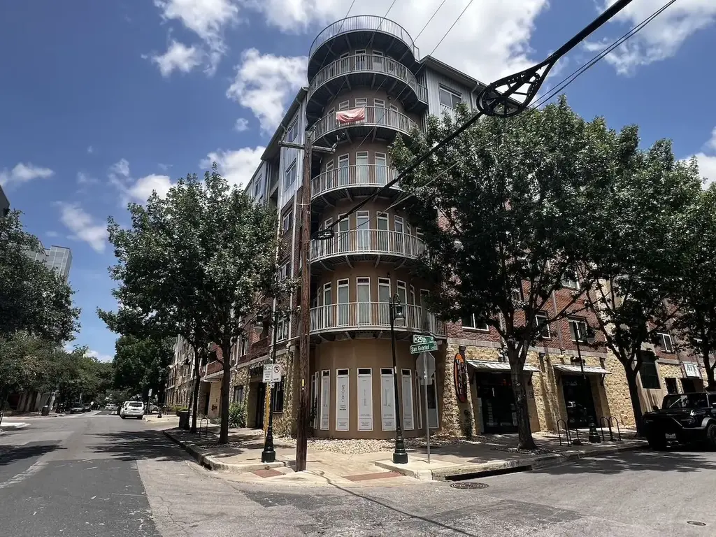 910 W 25th Street 607, Austin