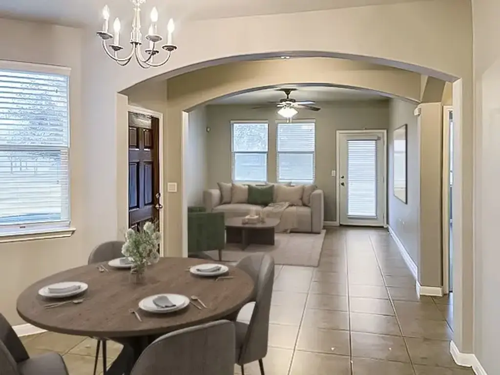 711 Rolling Oak Drive 117, Round Rock