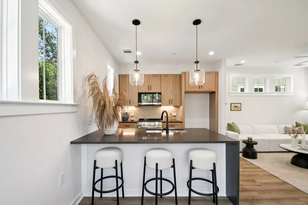 2410 Drew Lane Unit #5, Austin