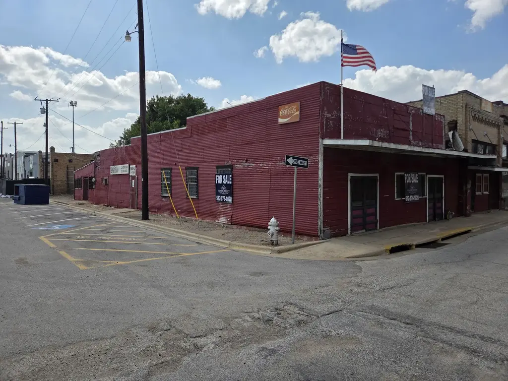 101 N Main Street, Taylor