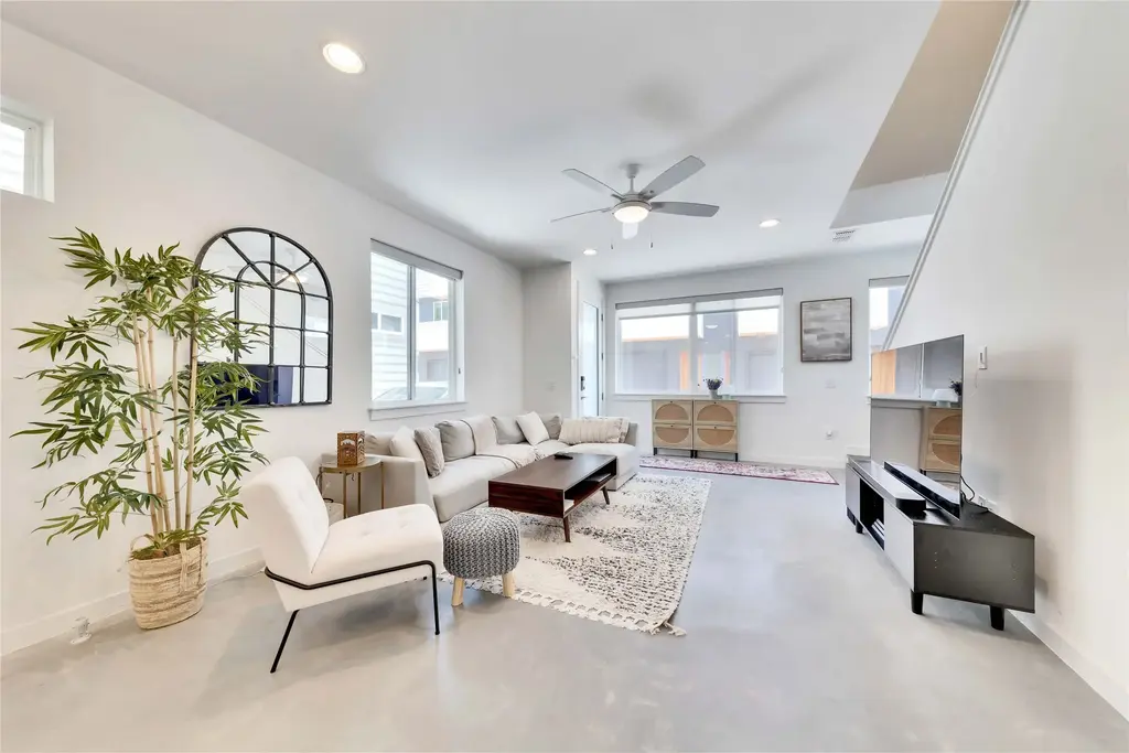 814 N Bluff Drive 82, Austin