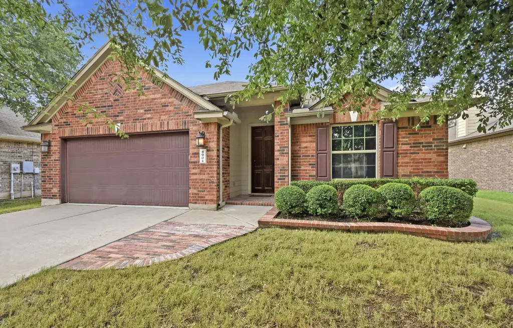 490 Still Hollow Creek, Buda