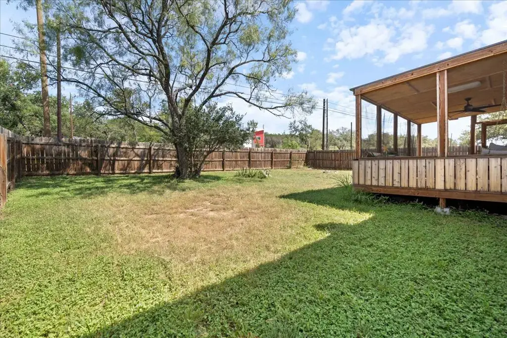 306 Songwood Drive, Spicewood