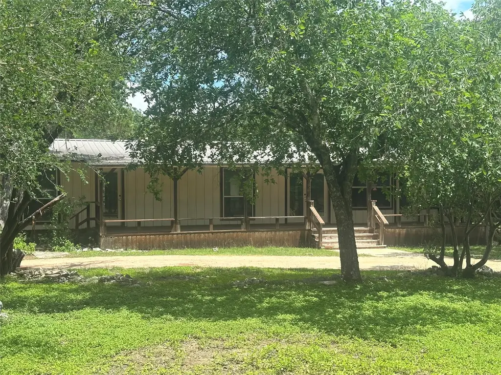 630 Hillsedge Road, Wimberley