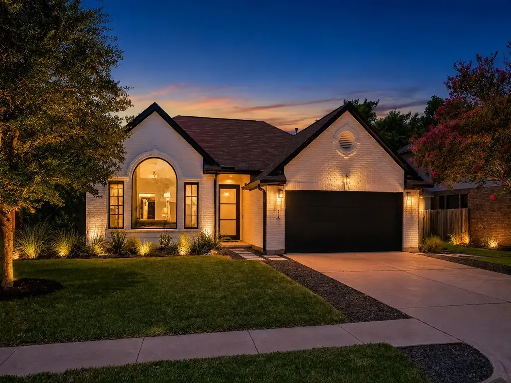 7704 Kiva Drive, Austin