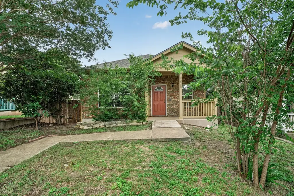 5625 Signal Point Point, Austin