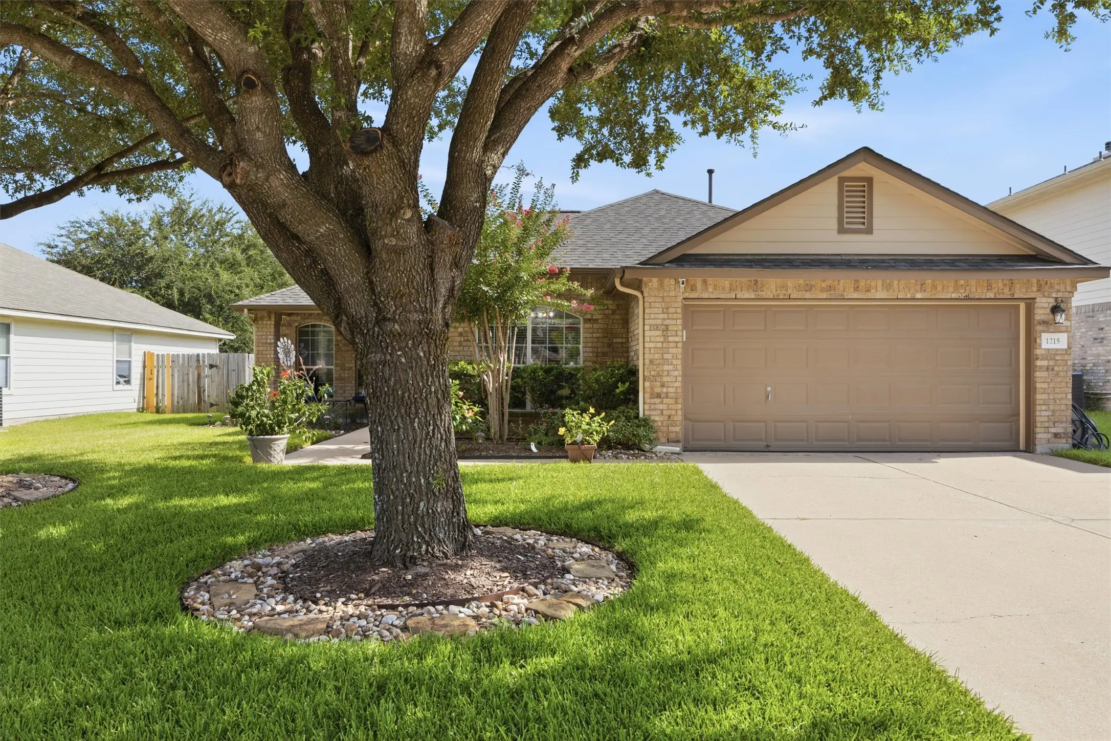Photo of Listing #1853292