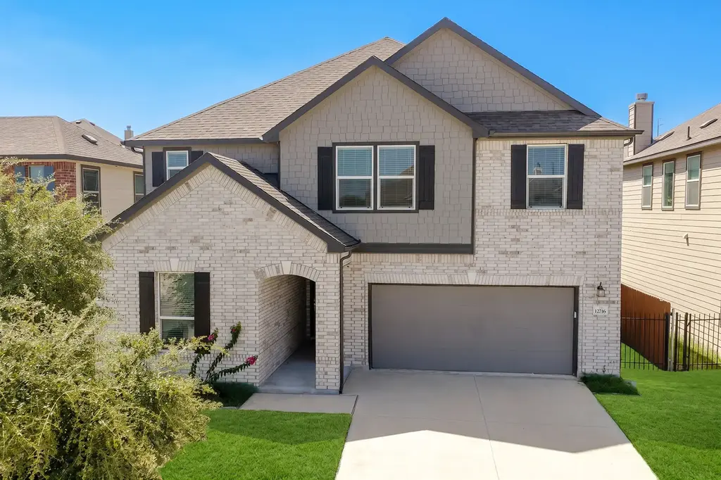 12716 Mogador Street, Manor
