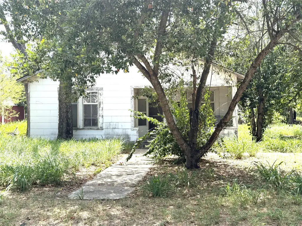 119 Pine Street, Luling