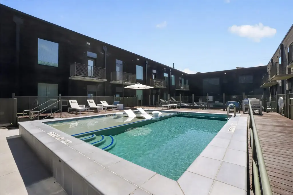 1800 E 4th Street 202, Austin