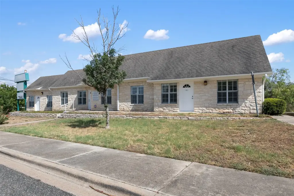 103 Thousand Oaks Boulevard, Georgetown