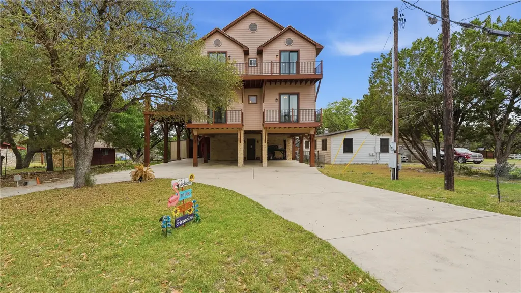 628 Country Lane, Canyon Lake