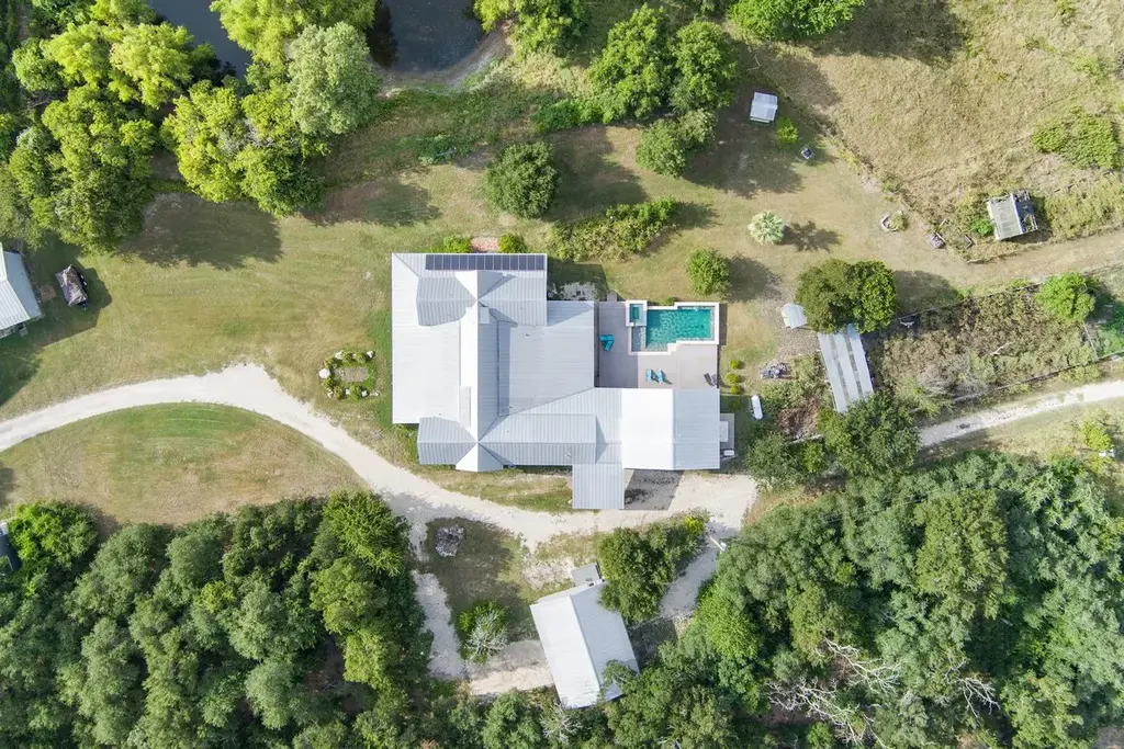 100 S Dewberry Creek Trail, Hutto