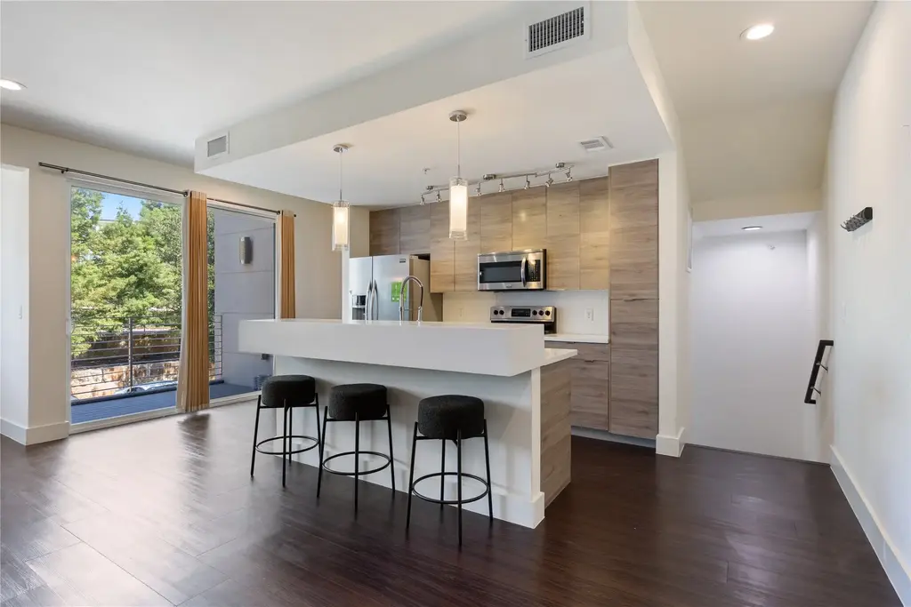 604 N Bluff Drive 225, Austin