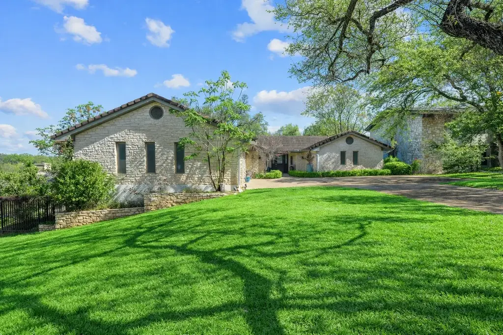 604 Rolling Green Drive, Lakeway