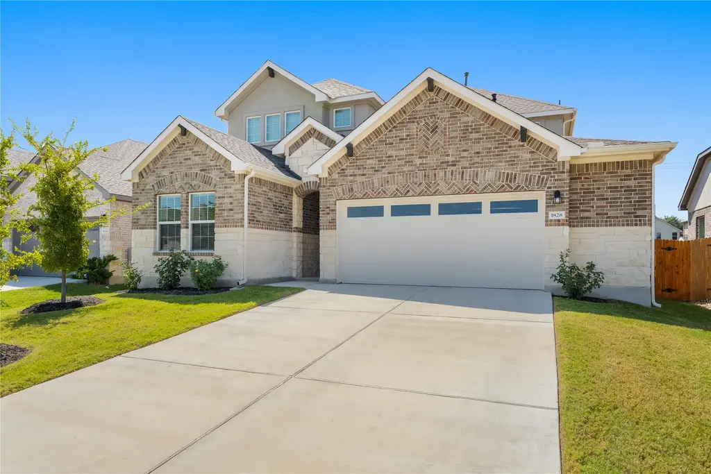 1828 Walnut Grove Bend, Leander