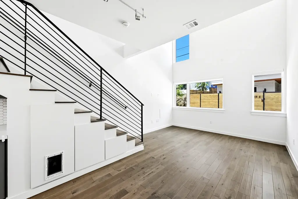 2002 E 7th Street 241, Austin