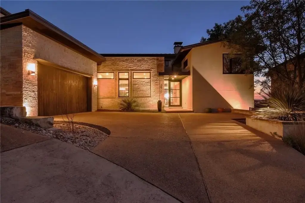 6813 Valburn Drive, Austin