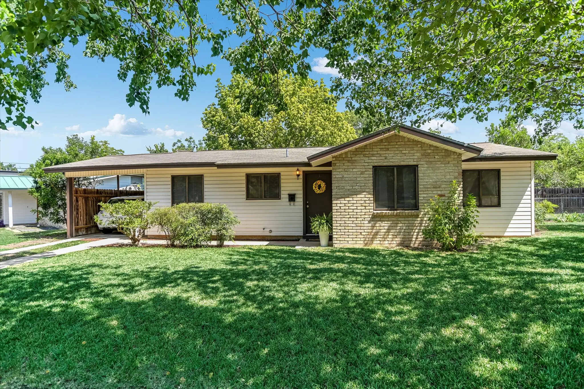 Photo of Listing #5614947