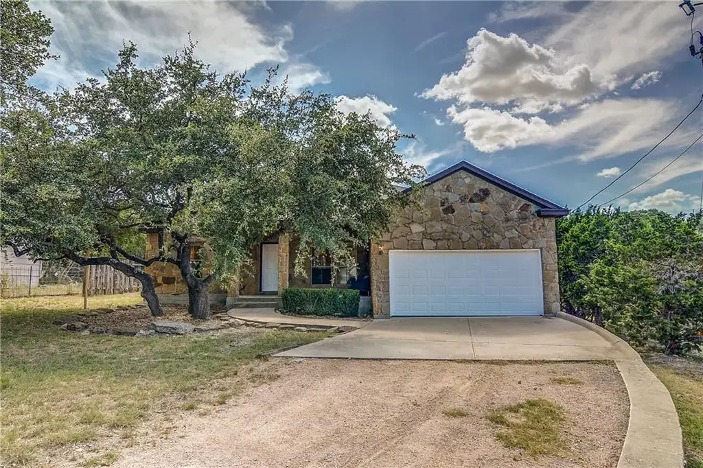 17106 Oak Cliff Circle, Dripping Springs