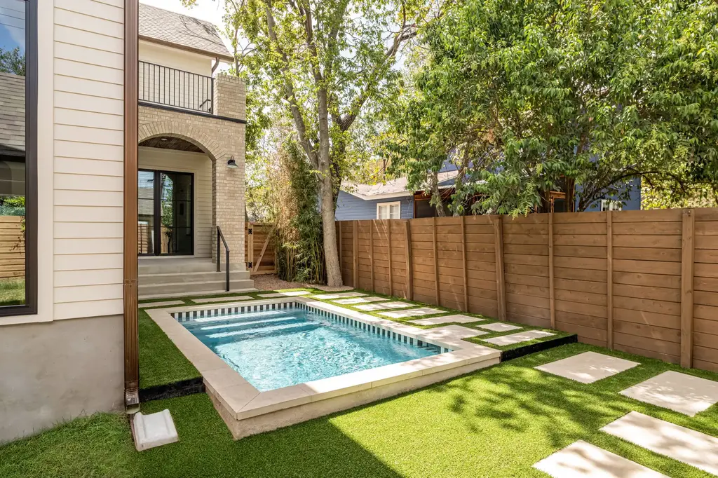 404 W 55th 1/2 Street, Austin