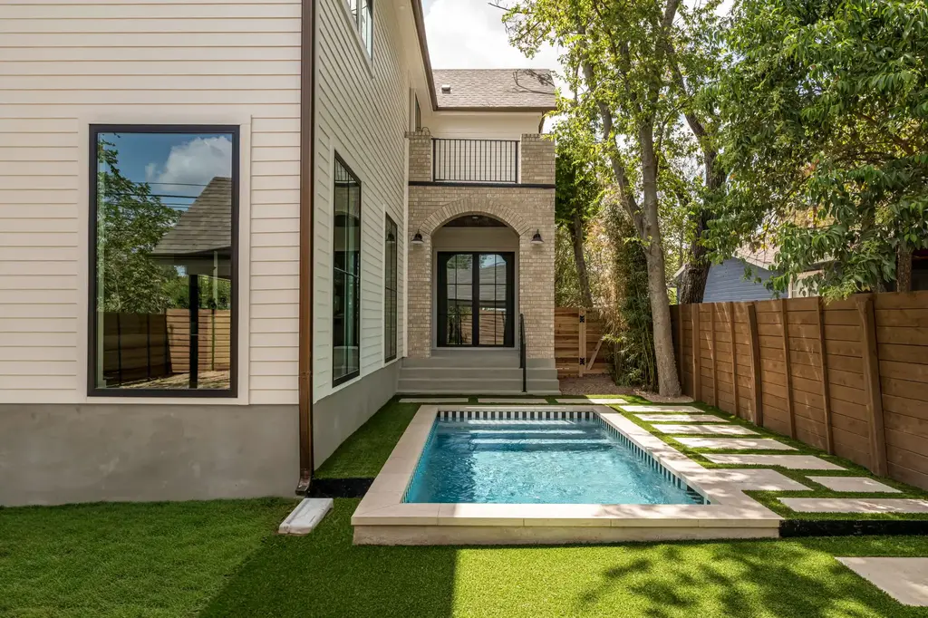 404 W 55th 1/2 Street, Austin