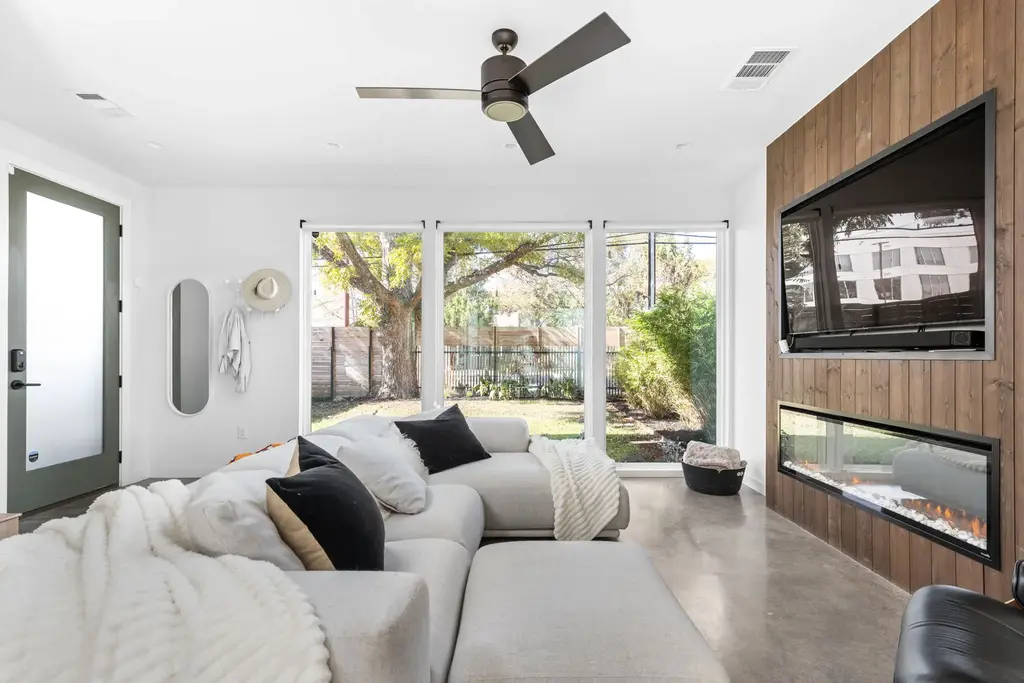 631 Tillery Street 1, Austin