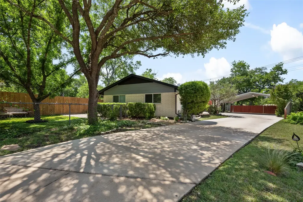 8500 Woodstone Dr Drive Unit A And Unit B, Austin
