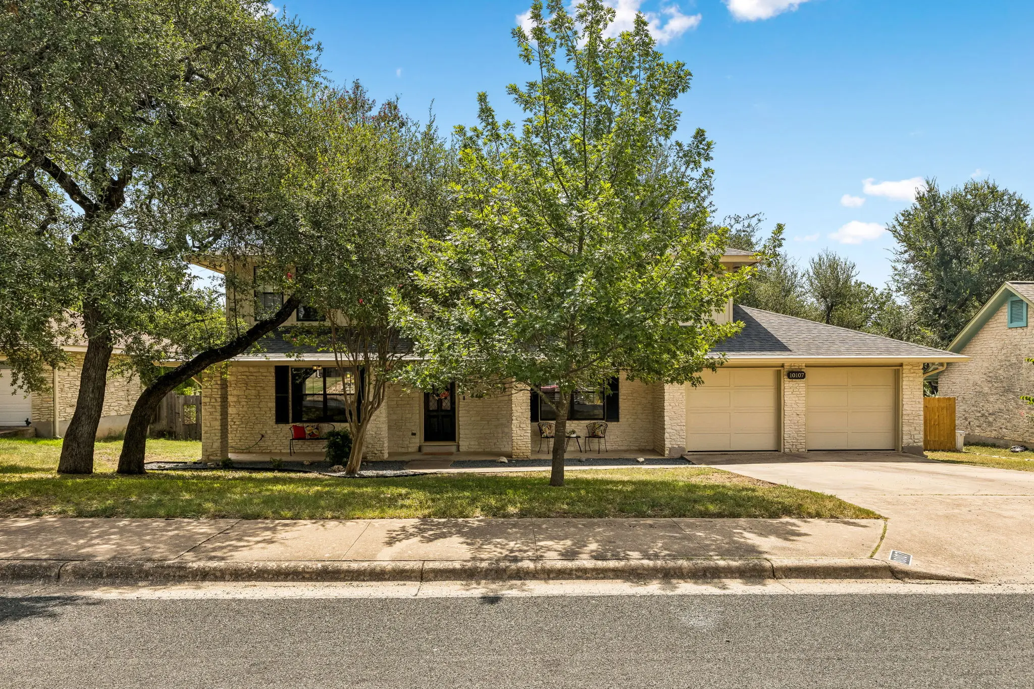 Photo of Listing #2302151