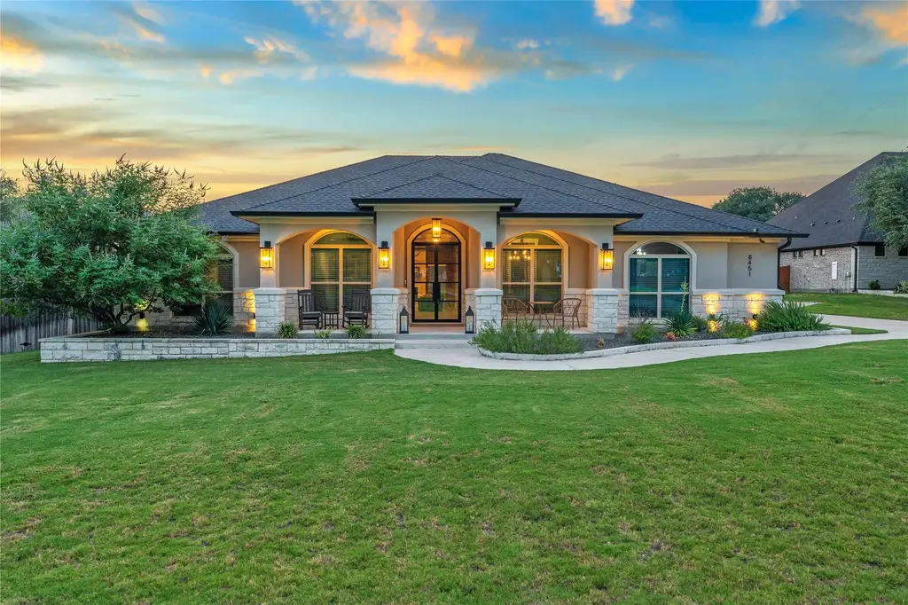 8451 Spring Creek Loop, Salado