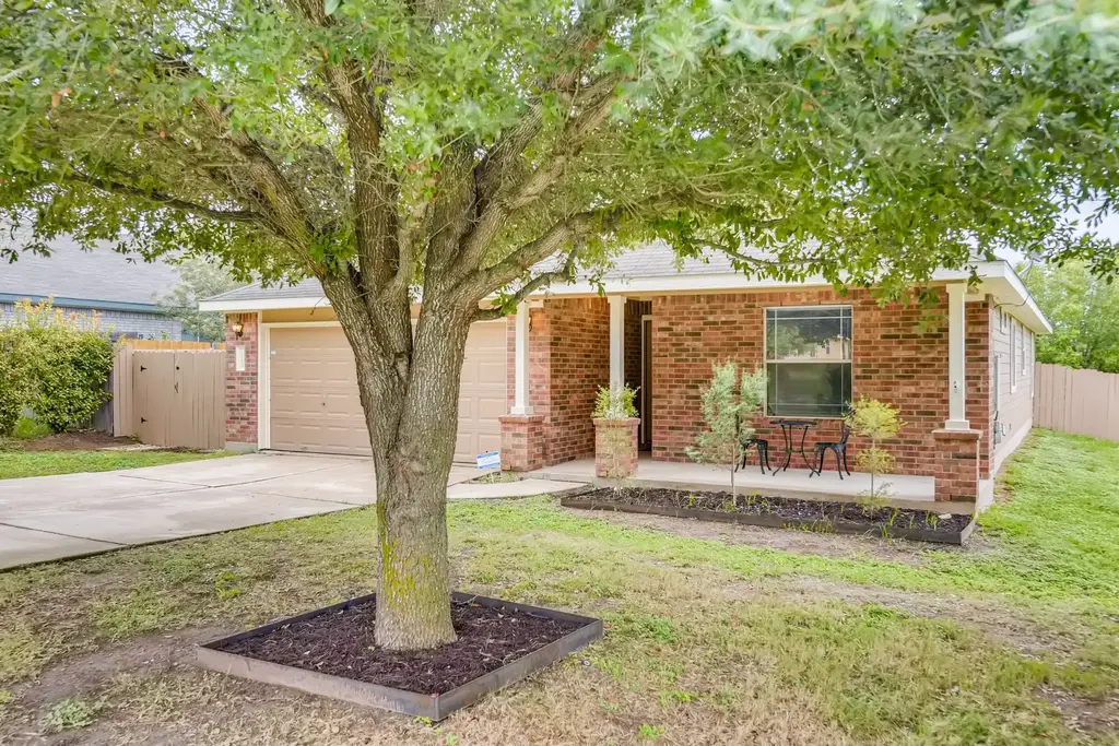 123 Loon Lake Drive, Kyle