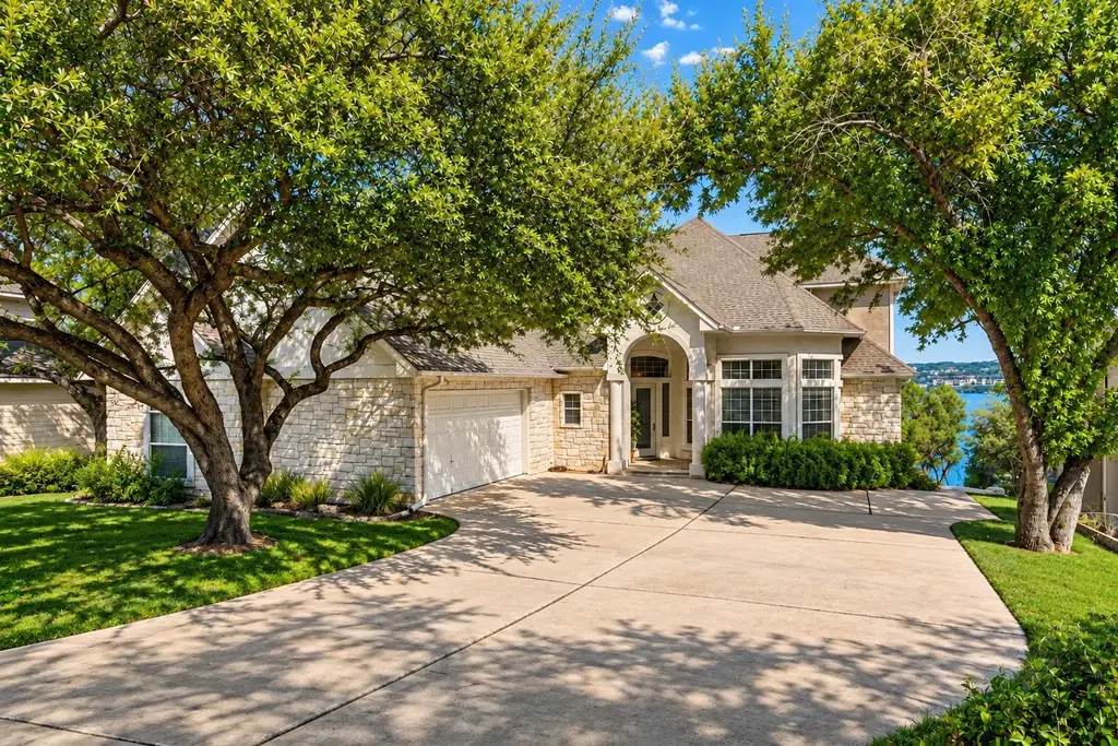 343 Venture Boulevard S, Point Venture