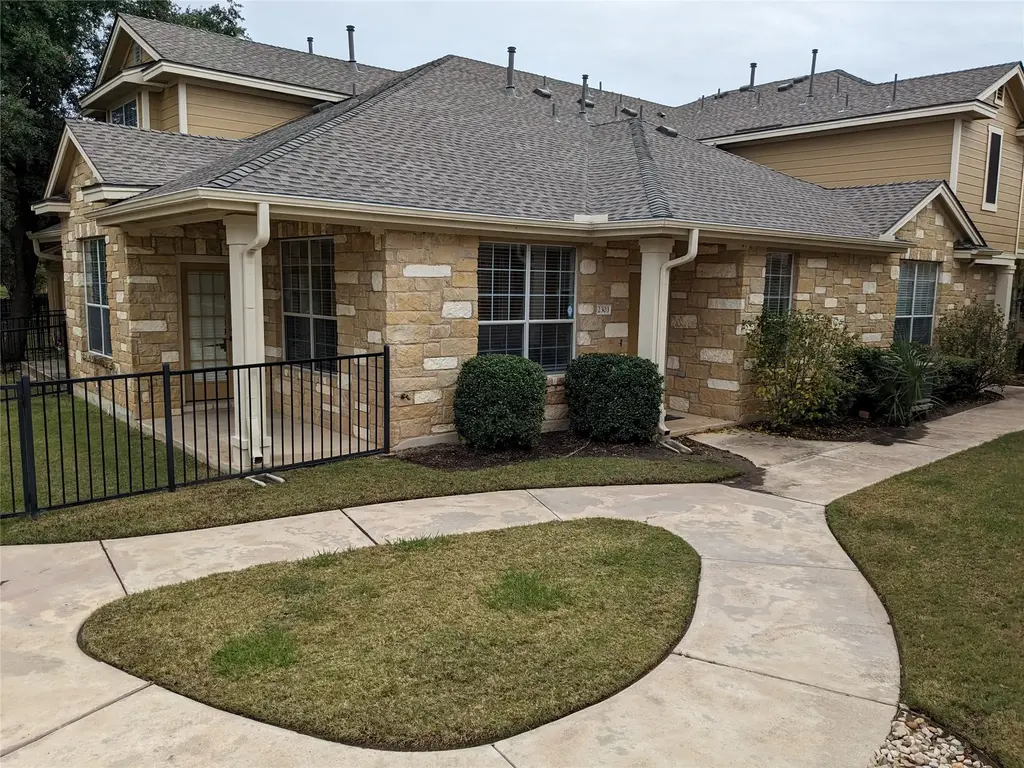 16100 S Great Oaks 2303, Round Rock